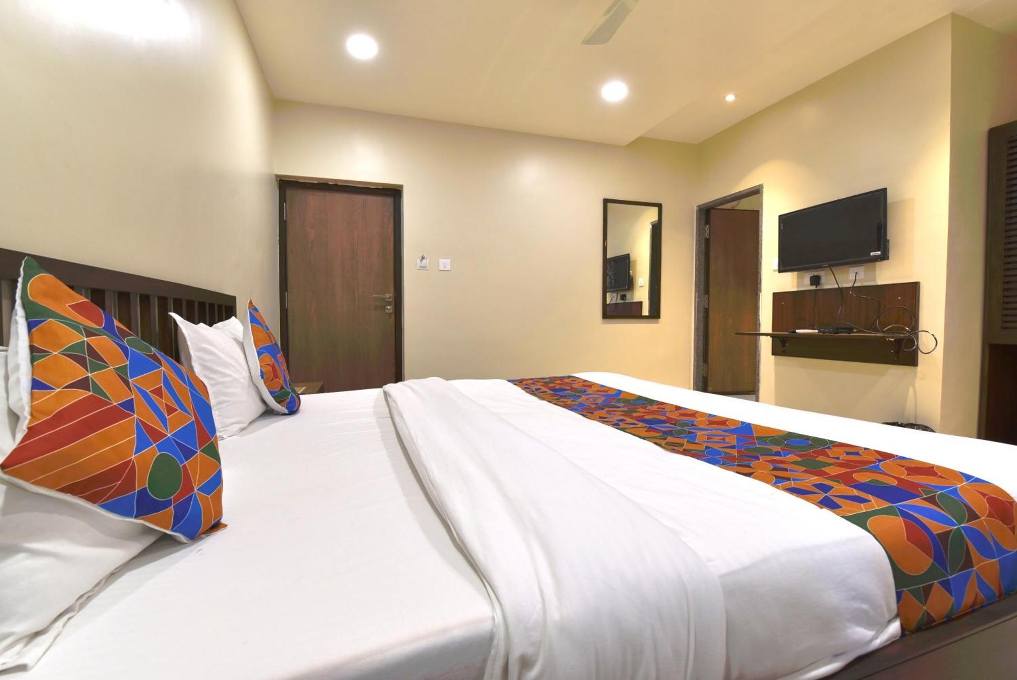 Bunglow 14, Rooms With Balcony Маунт Абу Екстериор снимка