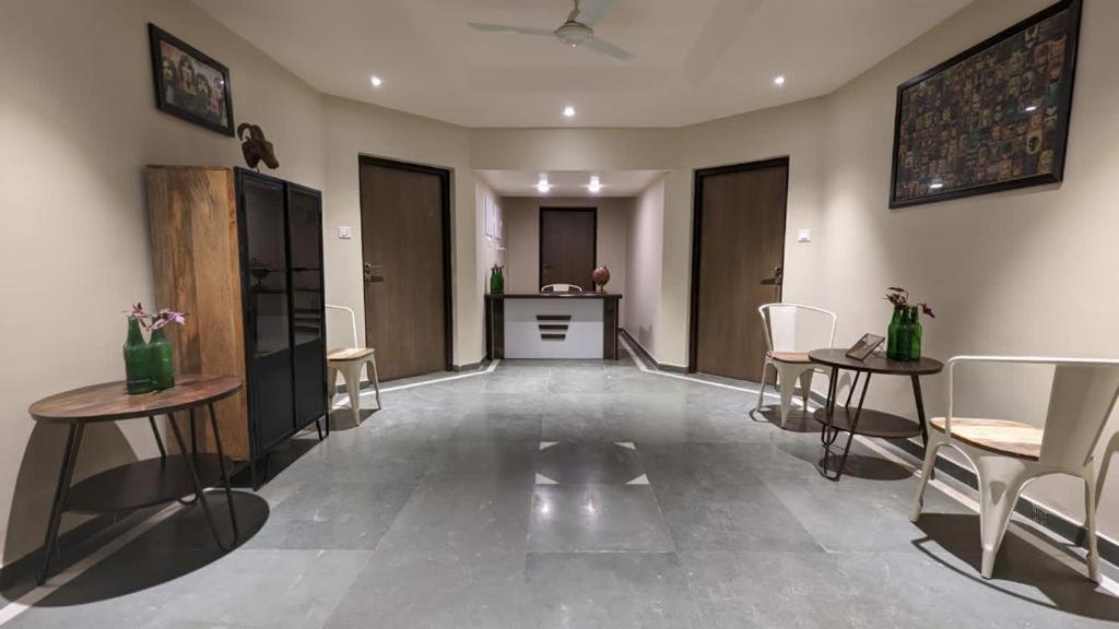 Bunglow 14, Rooms With Balcony Маунт Абу Екстериор снимка