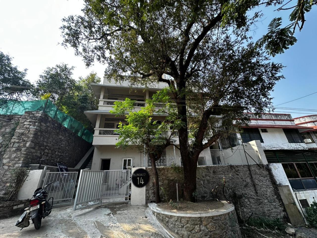 Bunglow 14, Rooms With Balcony Маунт Абу Екстериор снимка