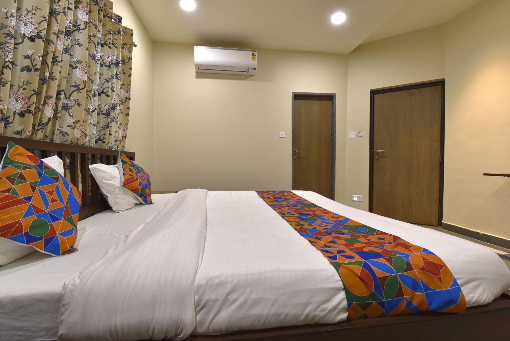 Bunglow 14, Rooms With Balcony Маунт Абу Екстериор снимка